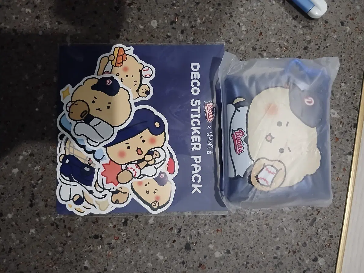 두산베어스 망그러진곰 망곰 미니파우치와 데코 스티커 팩