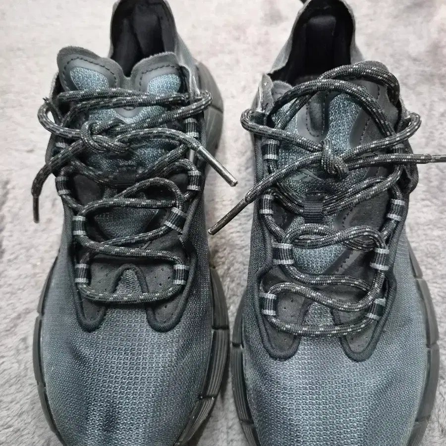 리복 직 키네티카 2 (Reebok Zig Kinetica 2, 품번: GZ8800) 모델