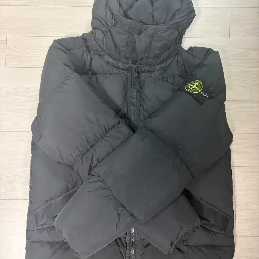 스톤아일랜드 19fw 크링클랩스 패딩