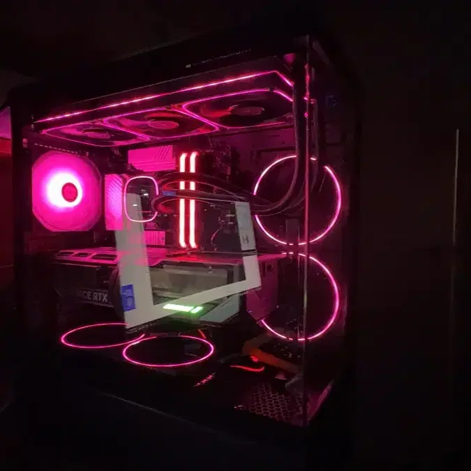 컴퓨터 i5-14600k 14코어 20스레드 / rtx5070ti / 커세어 DDR4 32GB 튜닝램