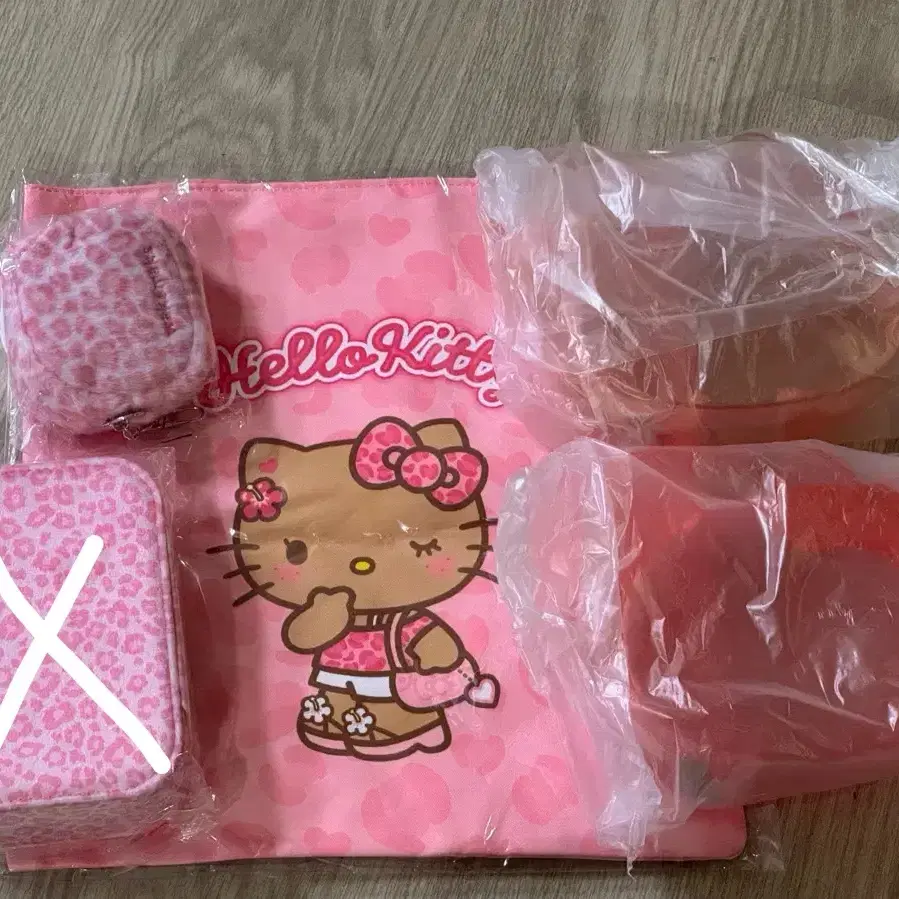웨이크메이크 키티 에코백 레오파드 파우치 젤리백