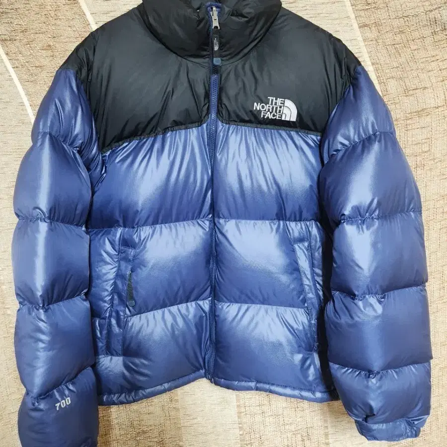 노스페이스 700 눕시 패딩 (L)