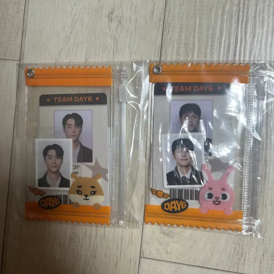 데이식스 포토카드 파우치(영케이, 원필) 판매