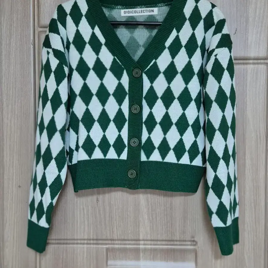 O!Oi COLLECTION 아가일 크롭 가디건(여성)55
