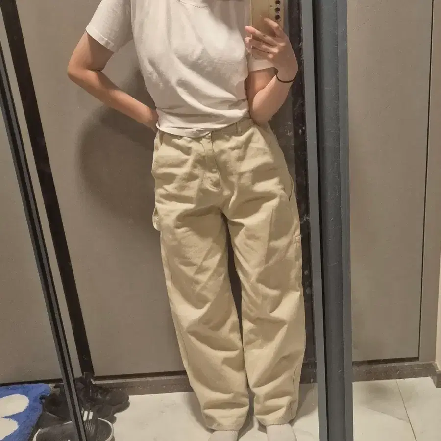 베이지 바지