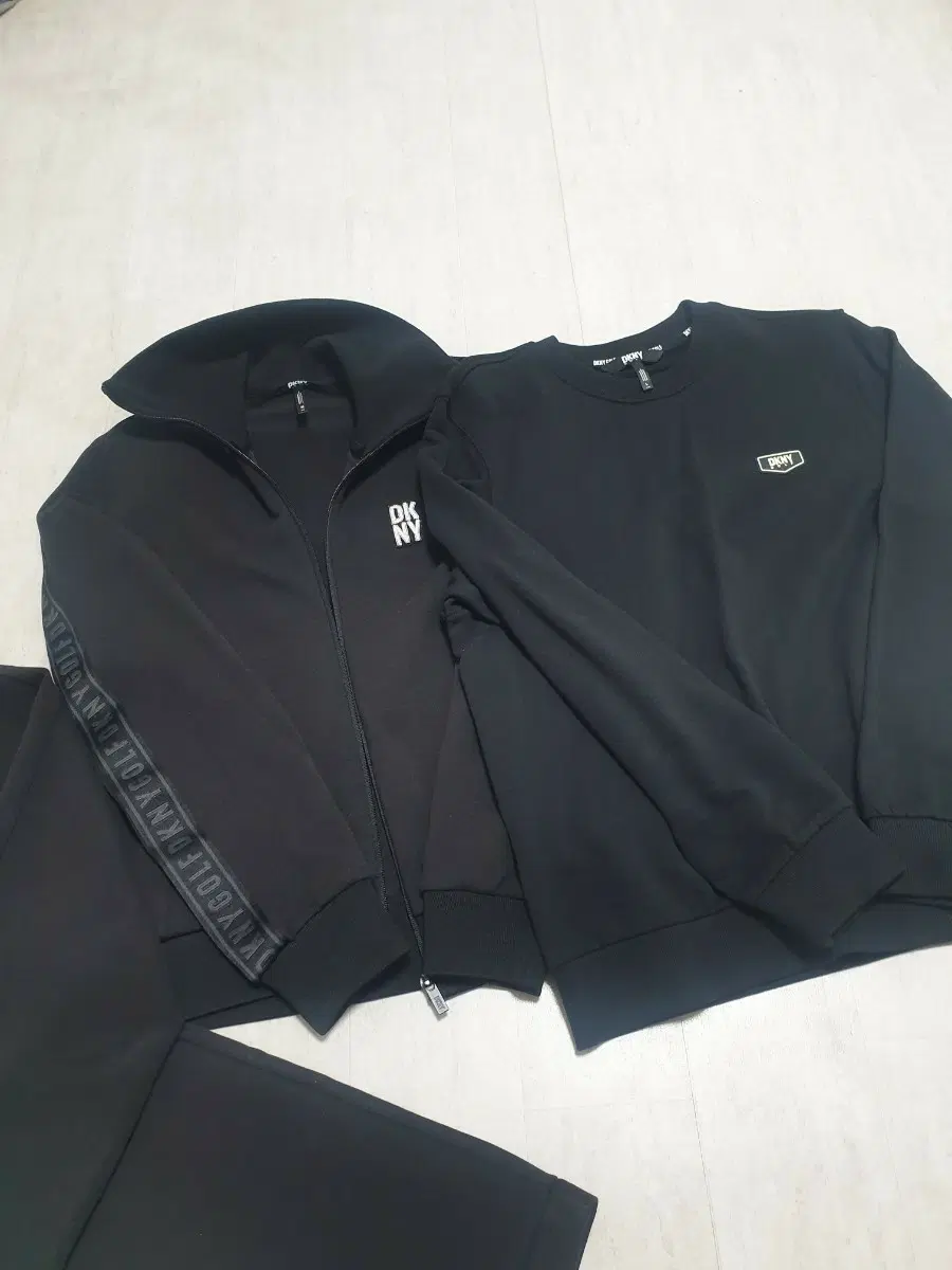 DKNY골프 블랙 트레이닝 세트