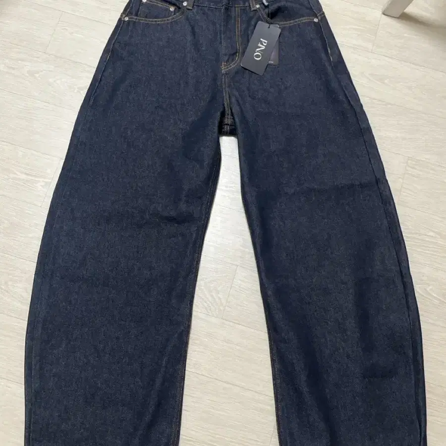 피인오 논페이드 생지 커브드 데님 사이즈 M