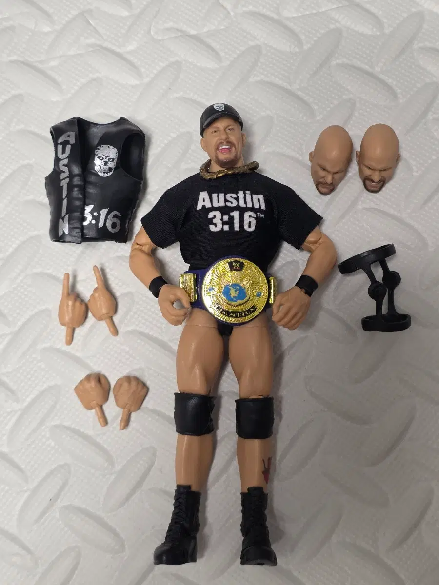 WWE 스톤콜드 피규어