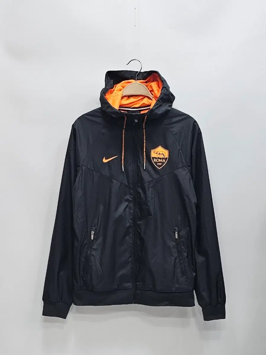 나이키 (Nike) AS 로마 16/17 시즌 어센틱 윈드러너 재킷 / 남 S (국내 95) 블랙 오랜지