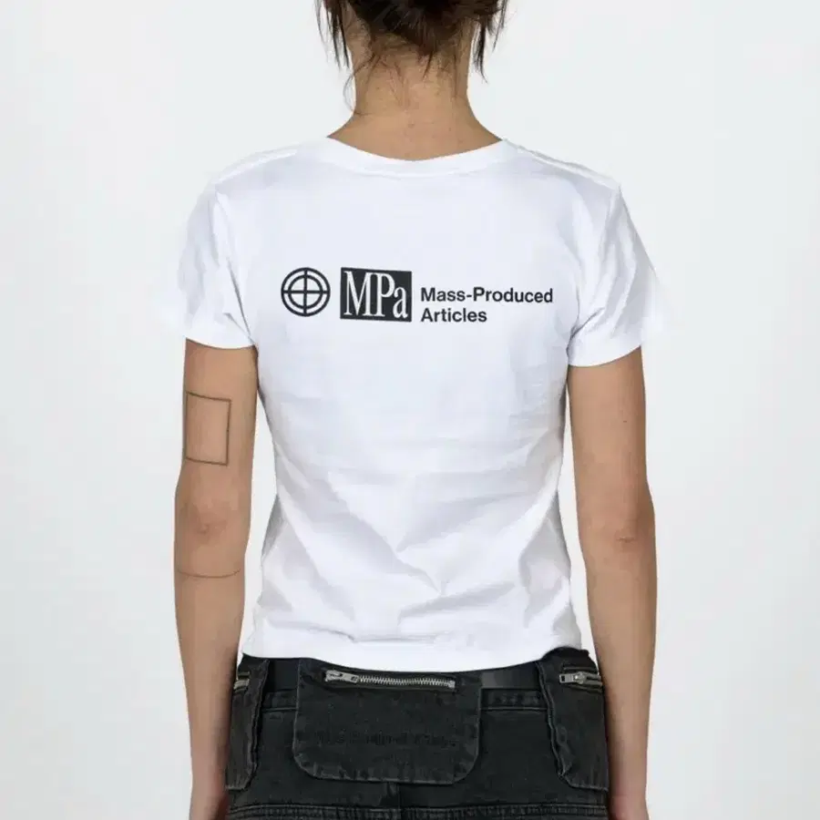 S) 플라스틱프로덕트 반팔티 MPa T-shirt women