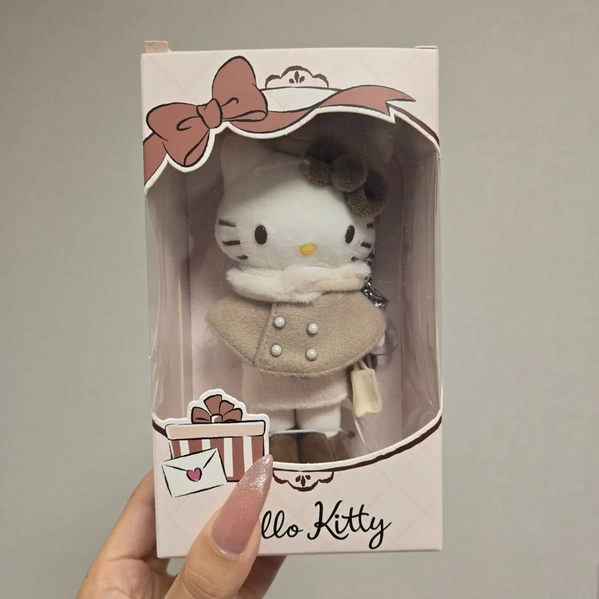 산리오 중국한정 모던 홀리데이 롱다리 코트 헬로키티 마스코트 인형 키링
