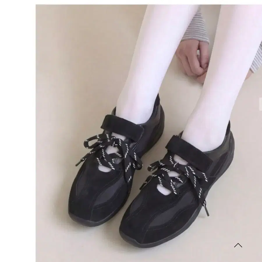 세인트새틴 바인 소가죽 레이스업 메리제인 스니커즈