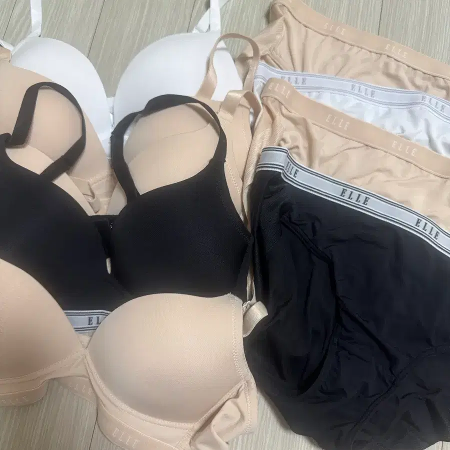 엘르 노와이어 속옷