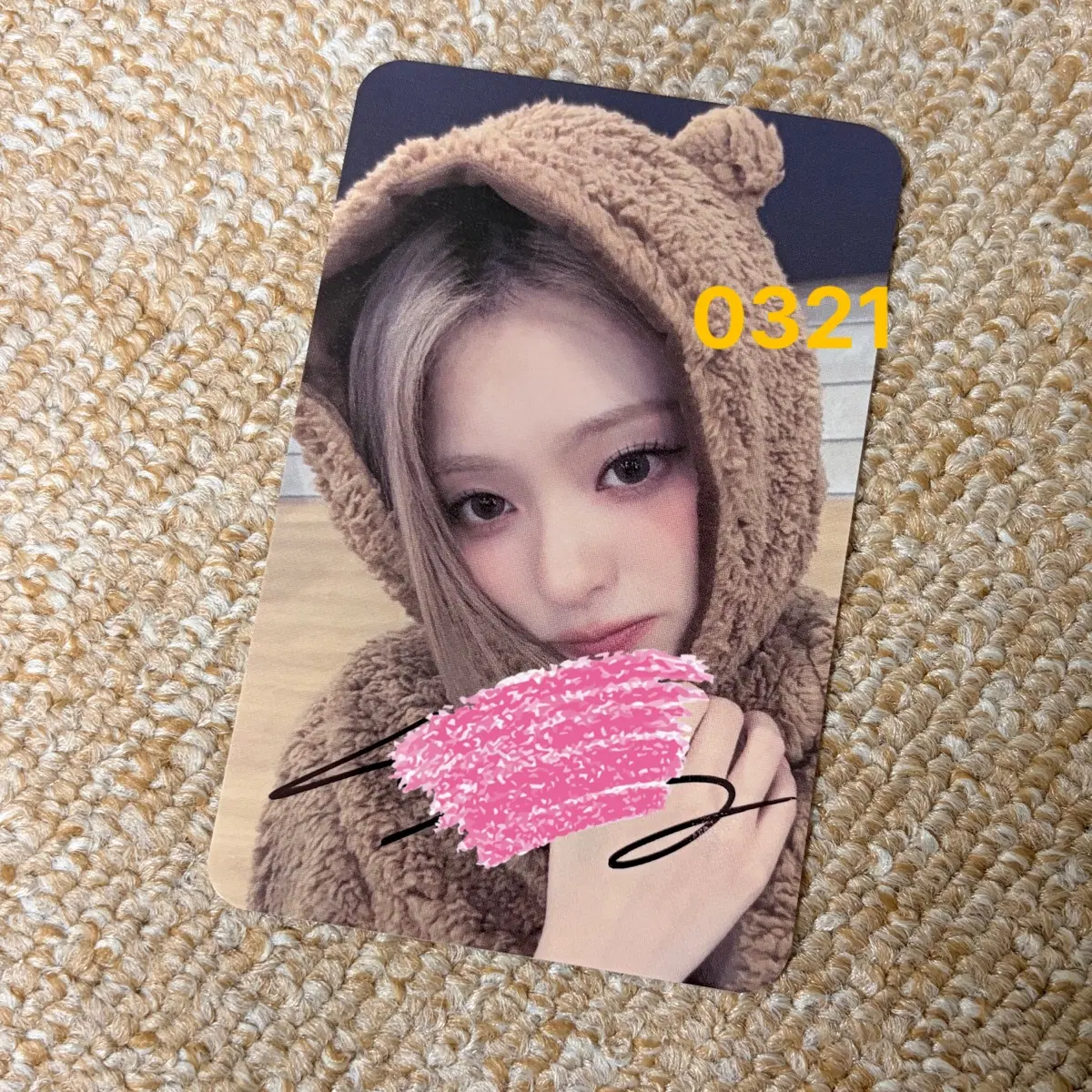 (무료배송) 프로미스나인 이나경 싸포 싸인 포토카드 포카 미공포 후즈팬 곰돌이뽀글이ver 양도