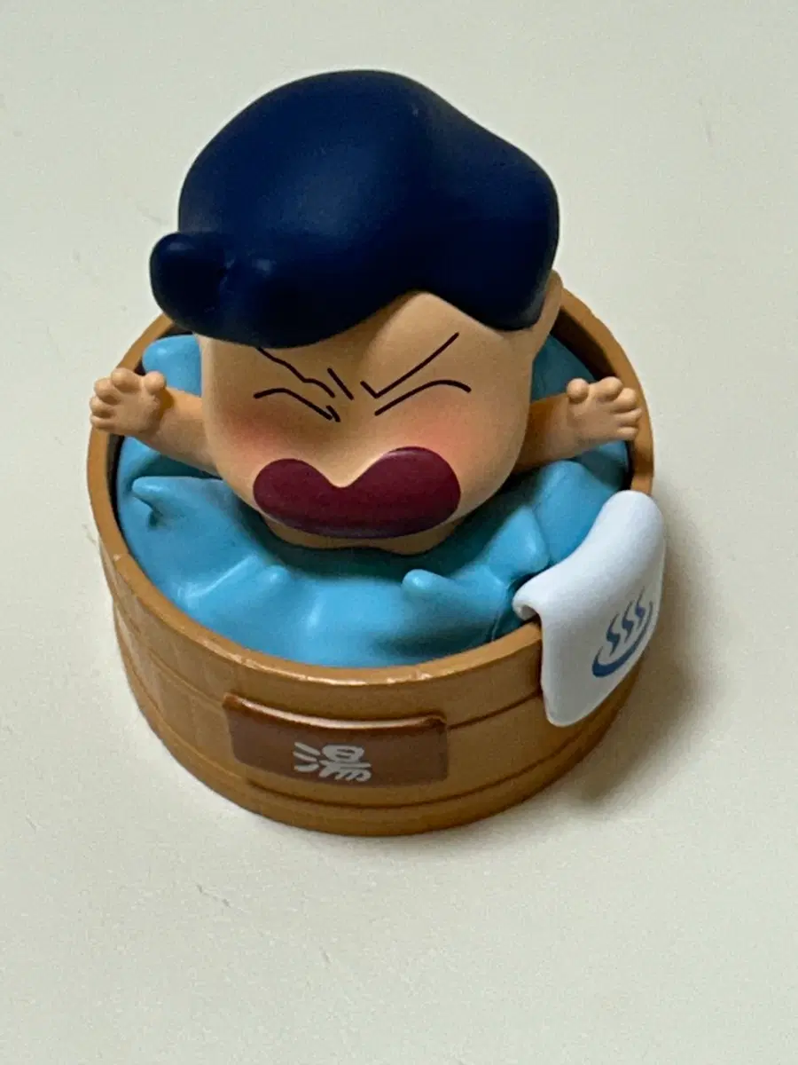 짱구는못말려 짱구 철수 목욕 피규어