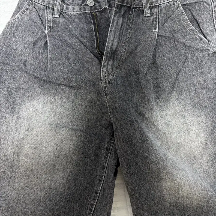 중청 워싱 데님 반바지