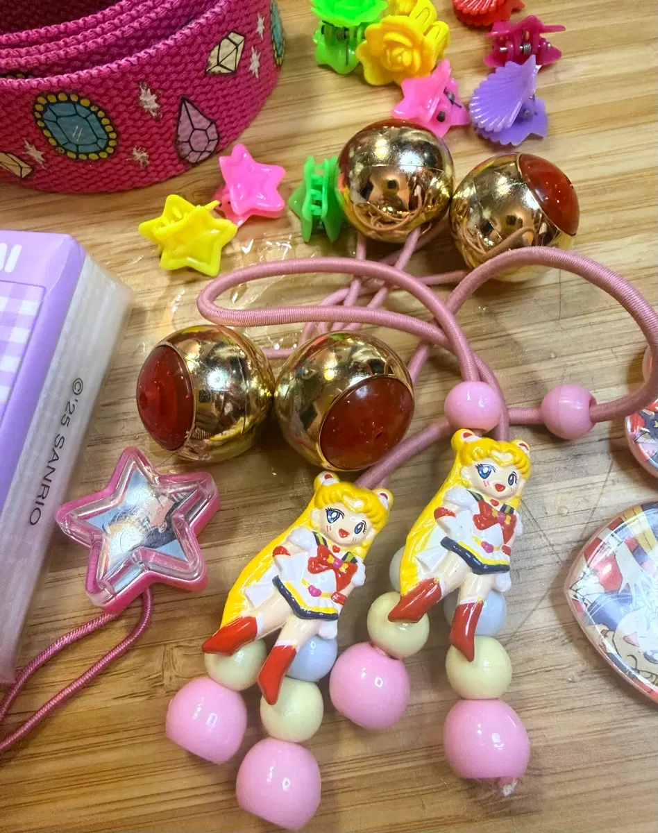 세일러문 캐릭터 피규어가 달린 90년대 초 레어 레트로 머리방울, 반짝이는 골드 방울, 레트로 스위머 벨트외 다수 세트구성