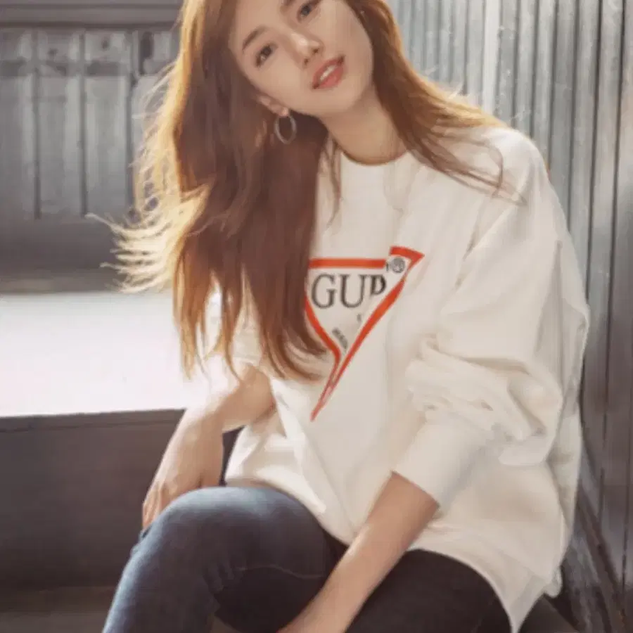 게스 수지 맨투맨 정품