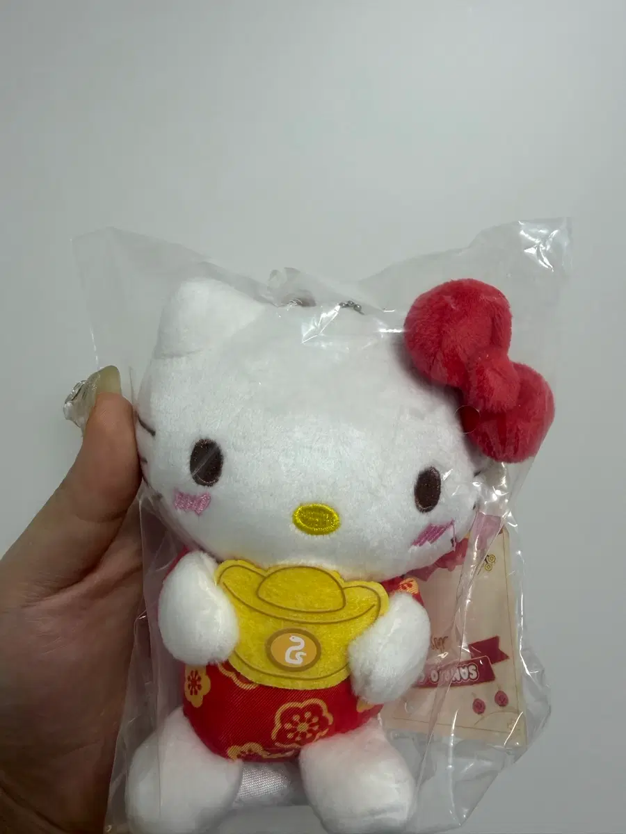 산리오 헬로키티 복주머니 인형