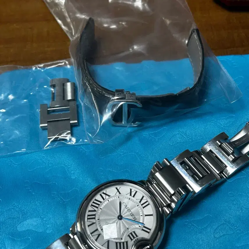 까르띠에 발롱블루 36mm 한정판 쿼츠 사진 5
