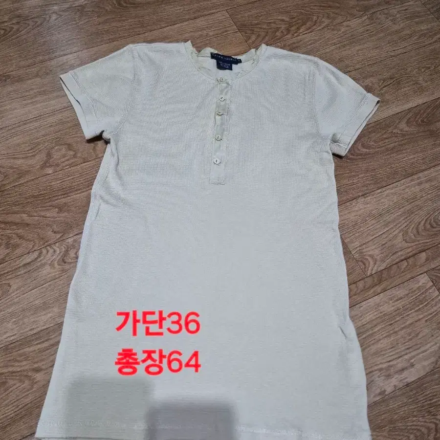 31.폴로 랄프로렌 여성 헨리넥 반팔 티셔츠 (베이지 / M사이즈)