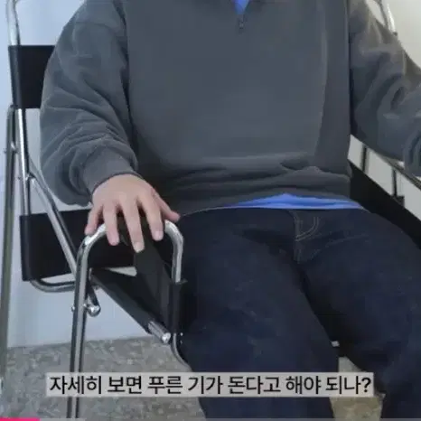 에브리원 피그먼트 하프집업 차콜 4