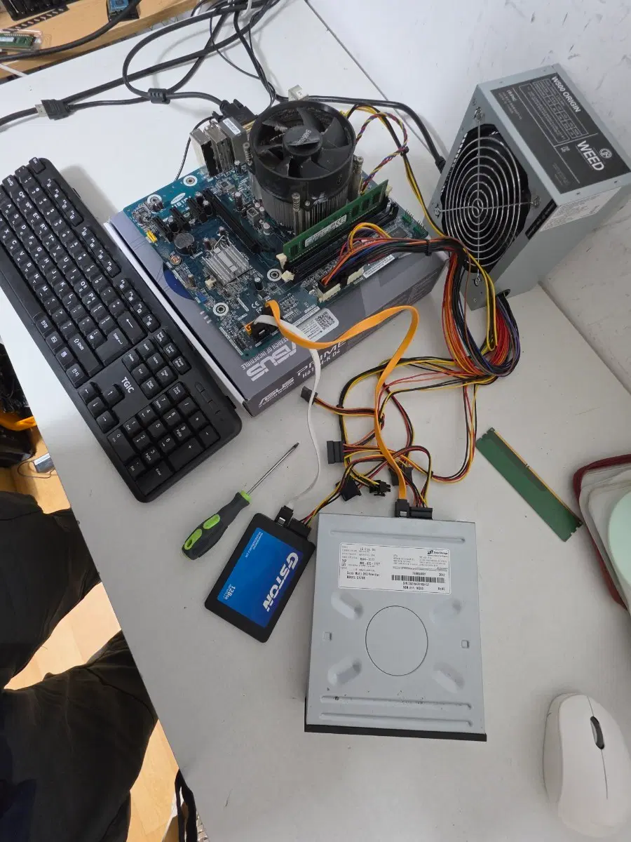 인텔 i5-2400 메인보드 D3 4램 SSD120