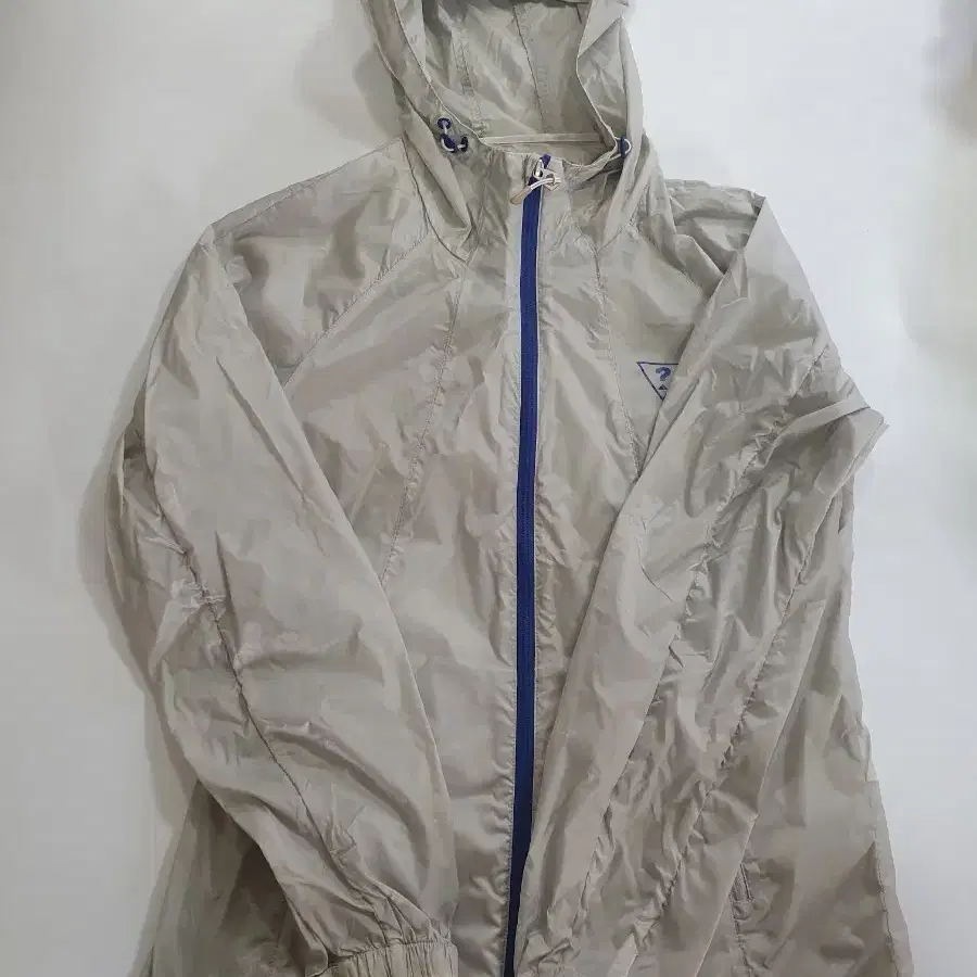 GUESS 바람막이 S 라이트그레이 YF0W9890