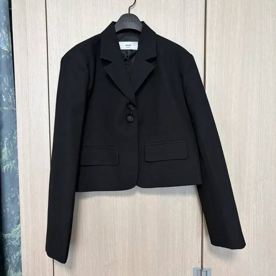 블랙 자켓
