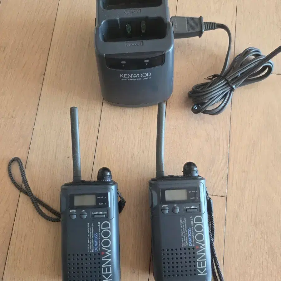 켄우드 무전기 2대 + 충전기