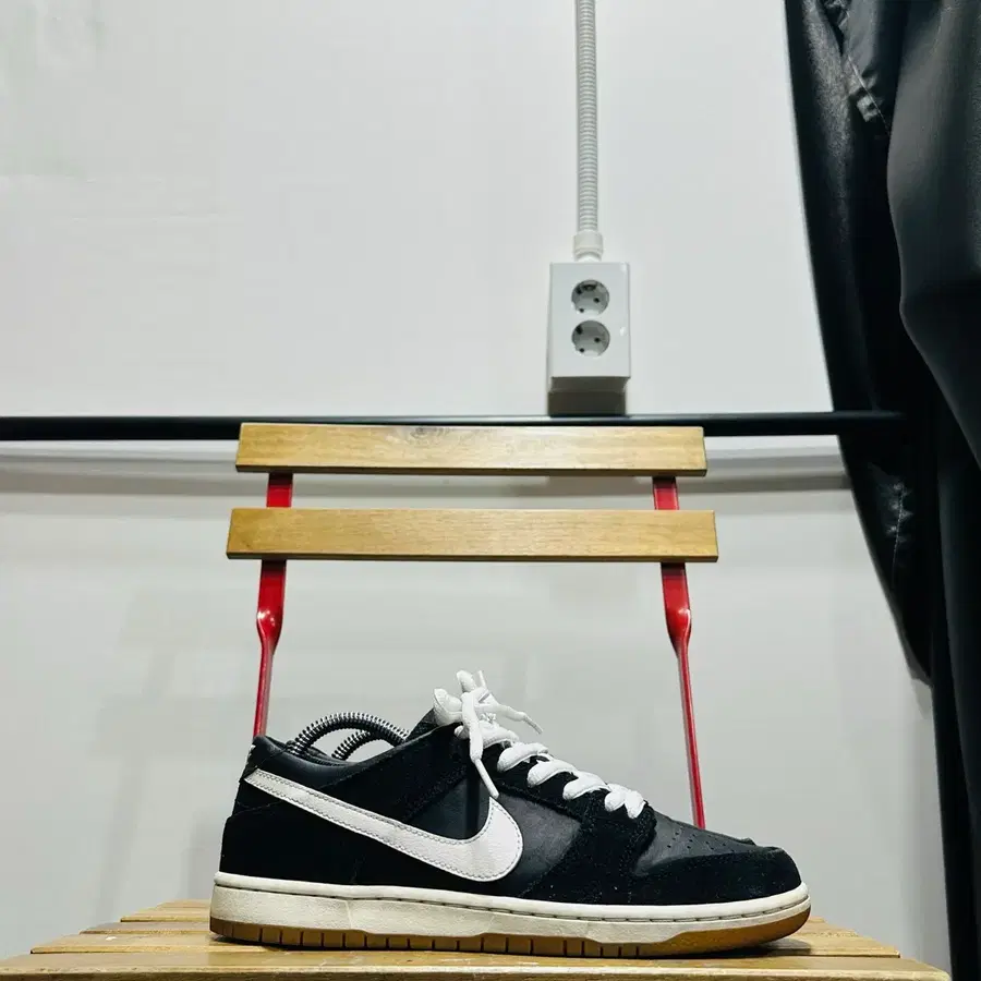 265) 나이키 SB 남성 검은색 덩크로우 프로 블랙화이트 검솔