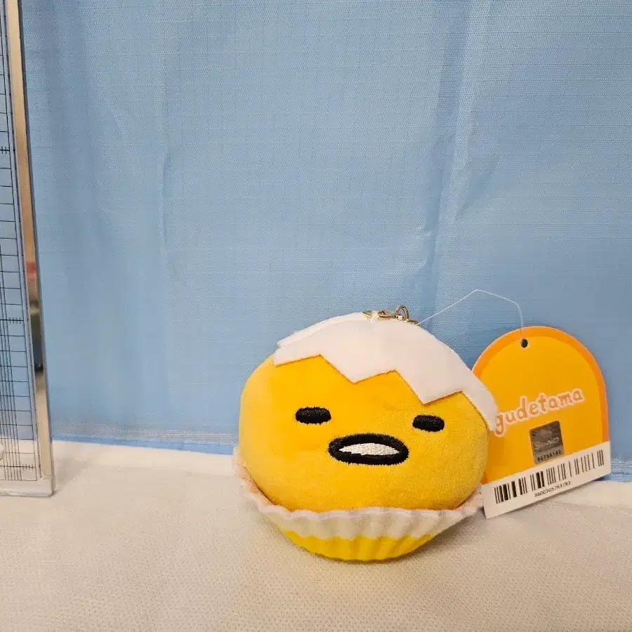 산리오 구데타마 머핀 인형 키링 Gudetama 가방고리 키링 인형 캐릭터 태그있음 새상품