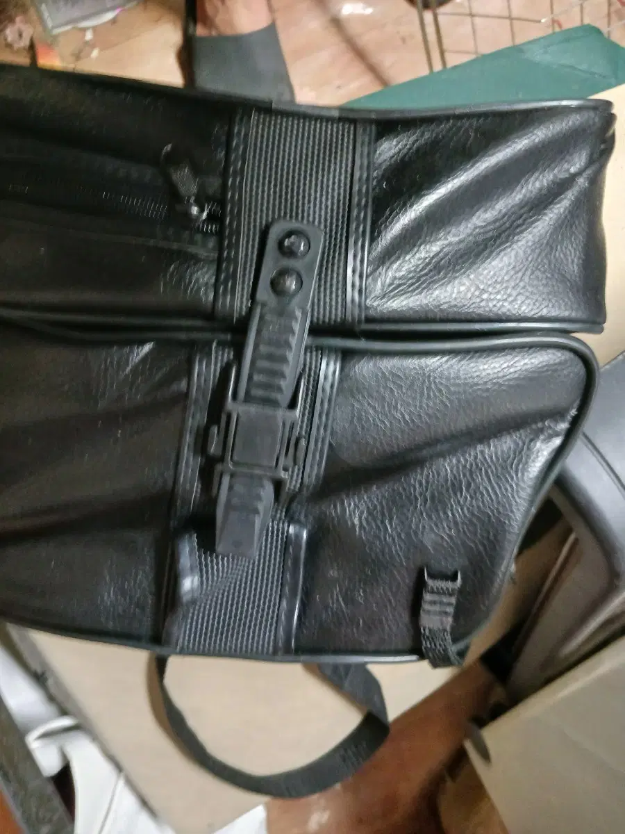 검정색 투웨이 비디오 카메라 가죽가방