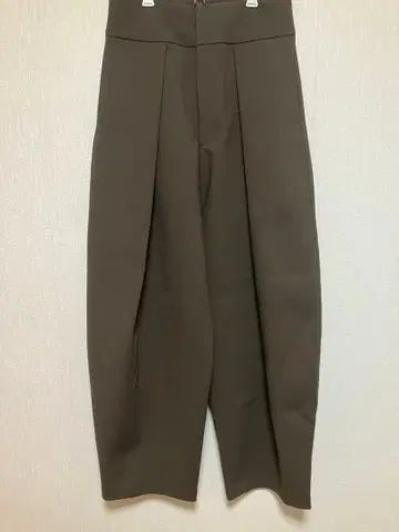 ZARA 턱 입은 와이드 팬츠 M 사이즈