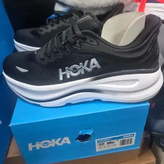 호카 본디 9D 블랙 운동화