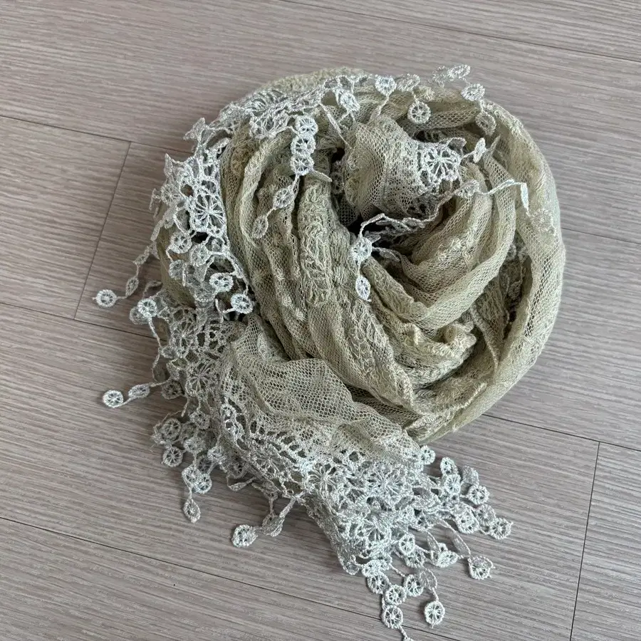 모리 자수 머플러