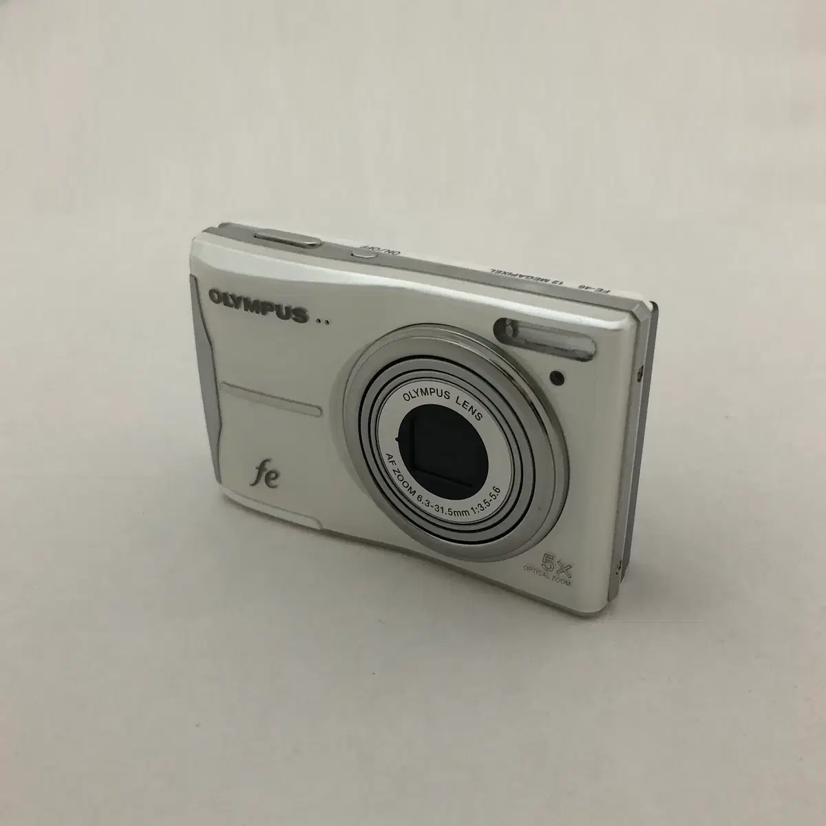 올림푸스 OLYMPUS FE-46 화이트 디카 빈티지디카 카메라