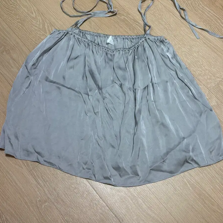 오브헤덴 그레이 쉬폰 끈 나시