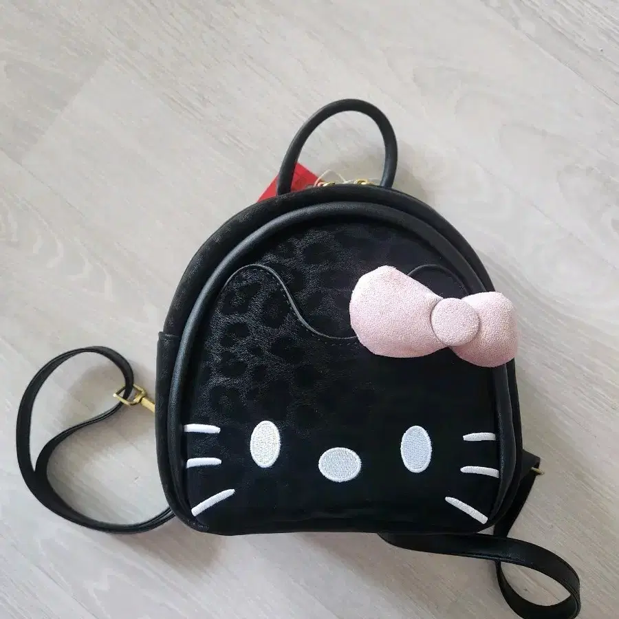 헬로키티 블랙 미니 백팩(새상품)