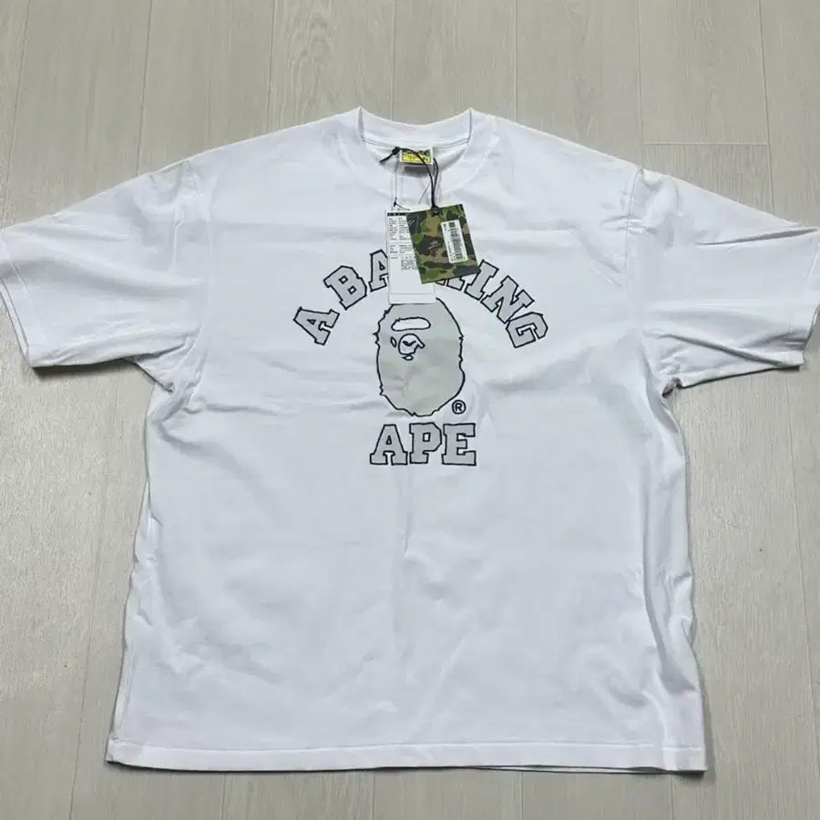 아베크롬비 AAPE 반팔티 화이트
