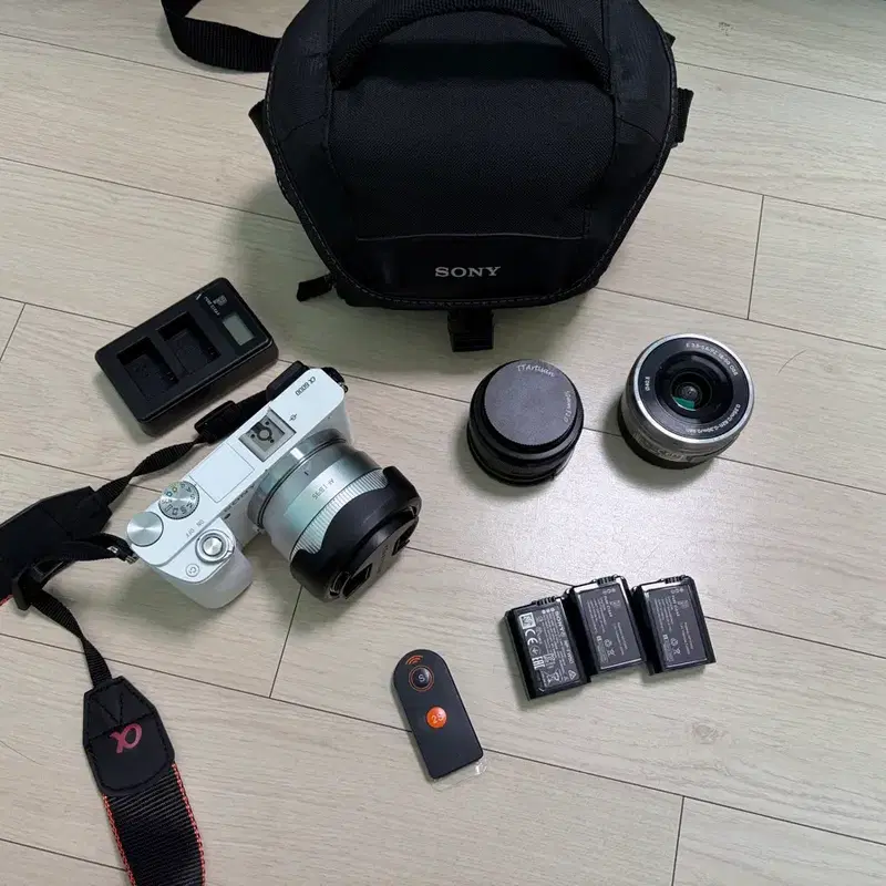 소니 A6000 + 렌즈 3종 풀세트 판매합니다