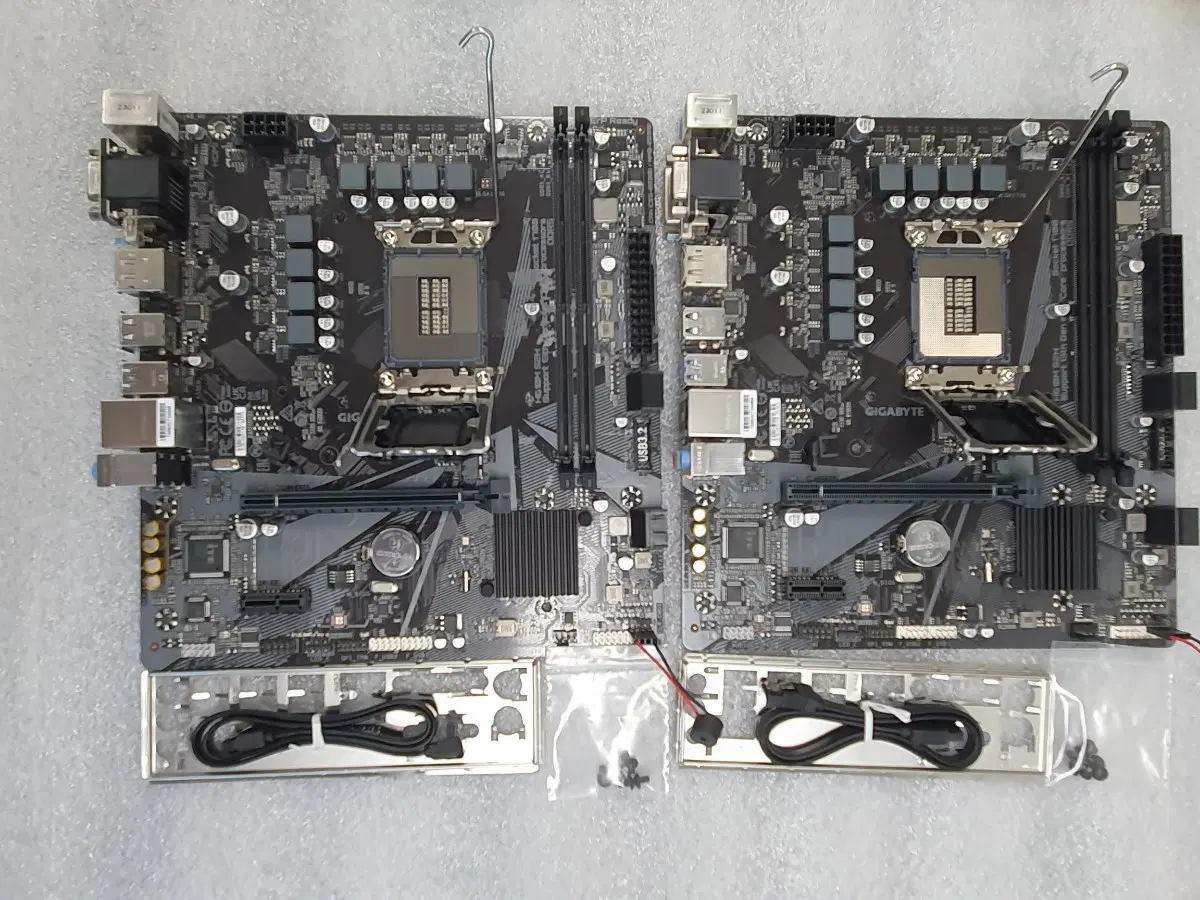 컴퓨터 메인보드 GIGABYTE GIGABYTE H610M S2H DDR5 ( 인텔 1700 소켓 )