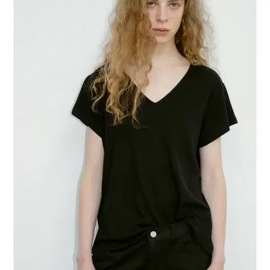 리포스 브이넥 반팔티 (soft spun t-shirt)