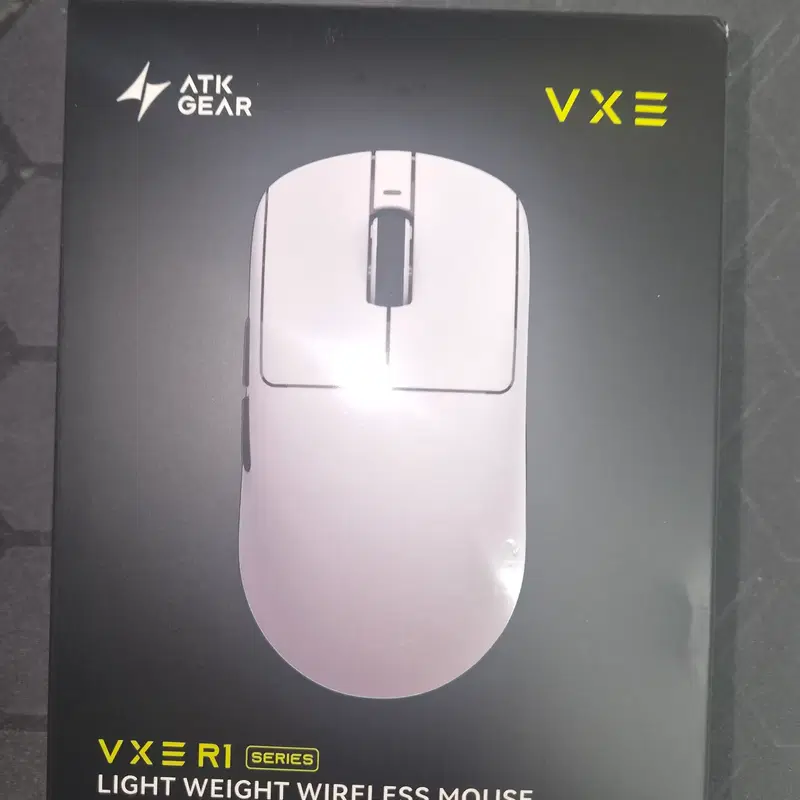새상품) ATK vxe r1 se+ 게이밍 마우스 판매합니다.