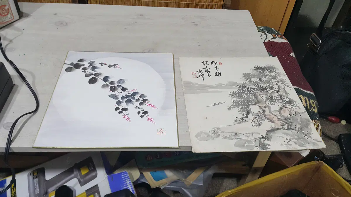 액자용 그림 2점/달 아래 매화