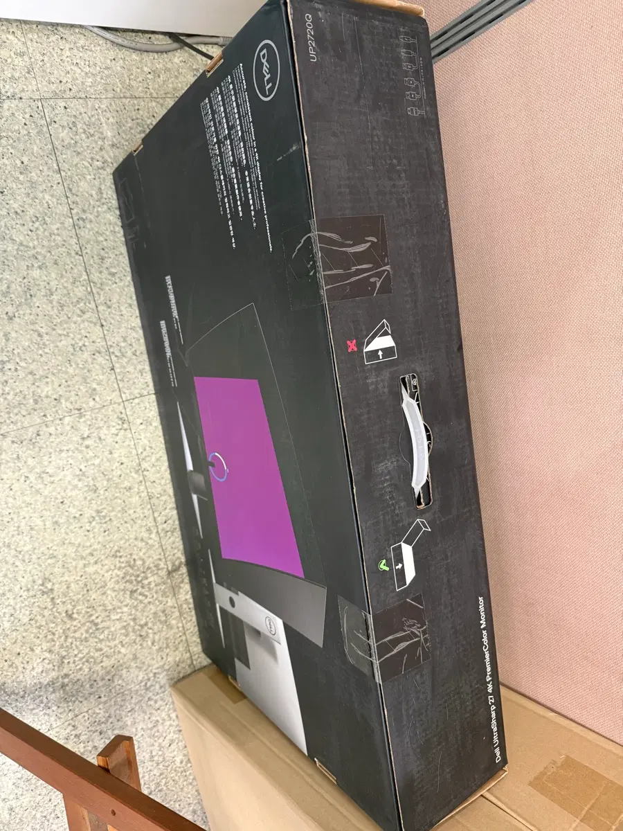 Dell UltraSharp 27 4K 프리미어 컬러 모니터 UP2720Q 팝니다