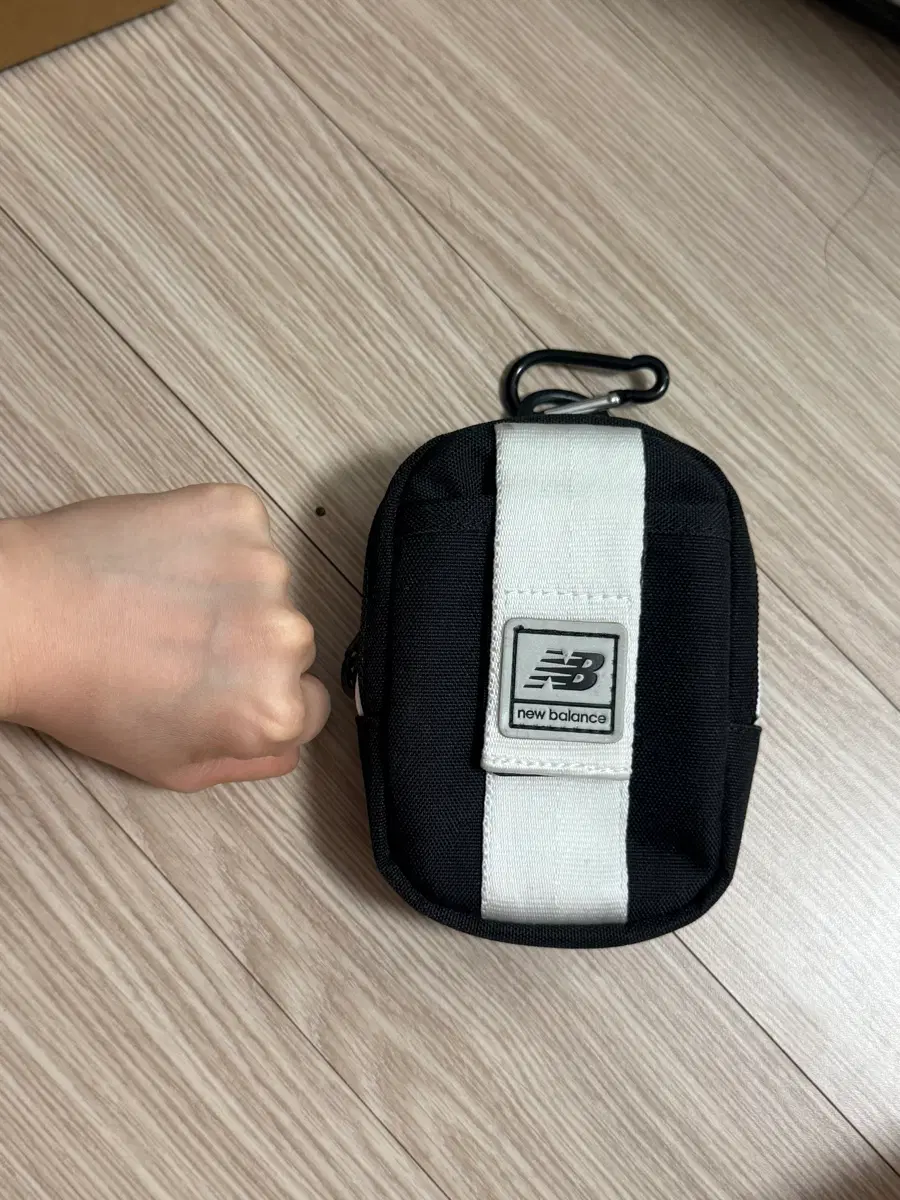 뉴발란스 키링백