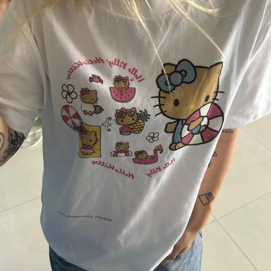 Uniqlo 유니클로 hello citty print tee