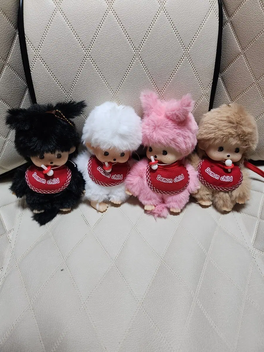 몬치치 인형 세트 (블랙, 화이트, 핑크, 브라운)