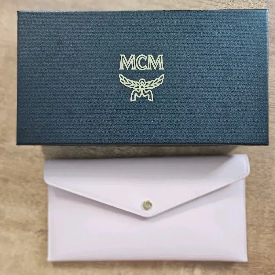 mcm 장지갑 파우치